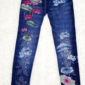 Floral and crystal jegging. Size small